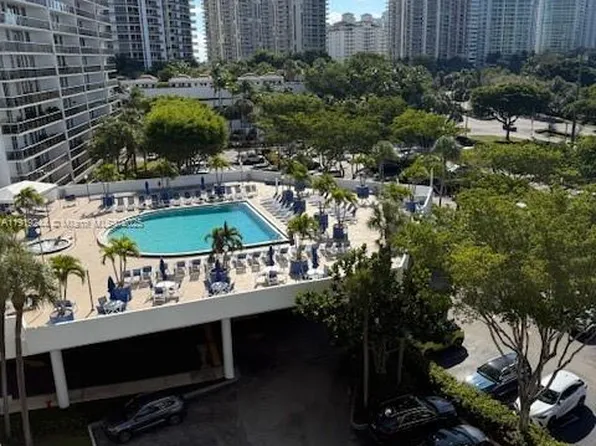 3701 N Country Club Dr APT 706, Aventura, FL 33180