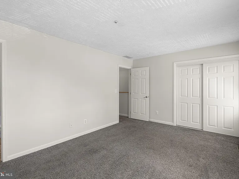 1043 Debbie Ave — Photo 19