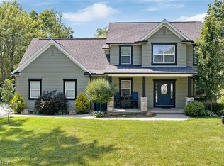 5860 Iva Dr, New Franklin, OH 44319