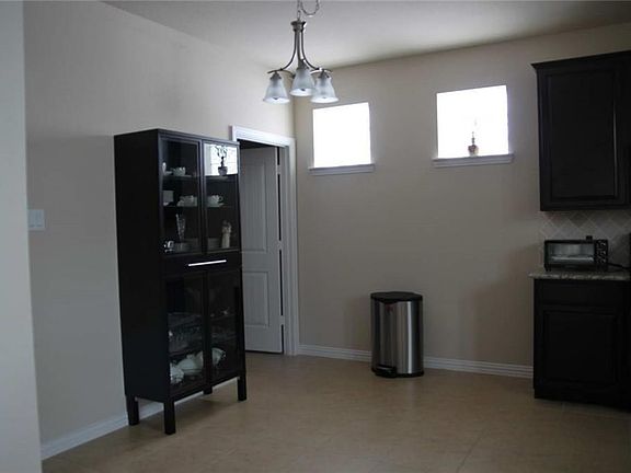 4th image of 3509 Pillar Dr