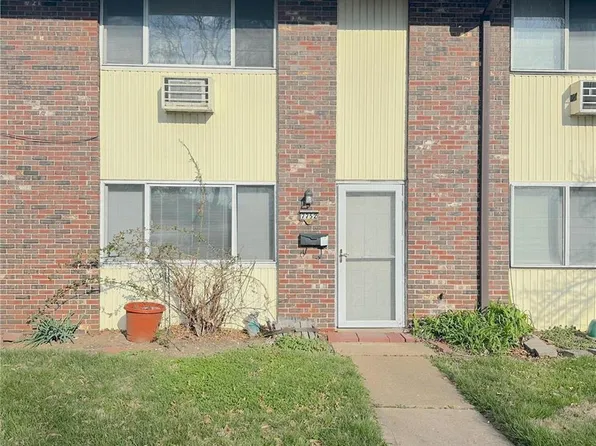 7752 Hazelcrest Dr, Hazelwood, MO 63042