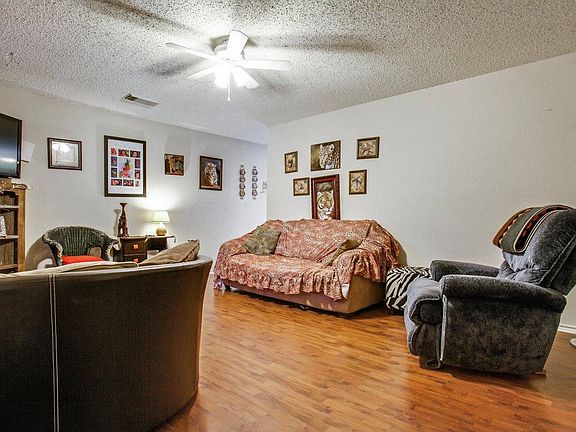 4th image of 12910 Maple Park Dr