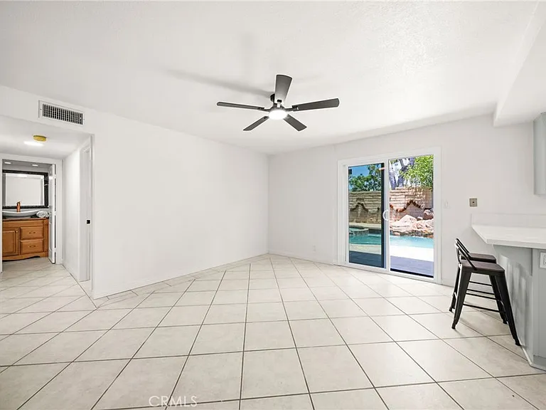 731 Langer Dr — Photo 18
