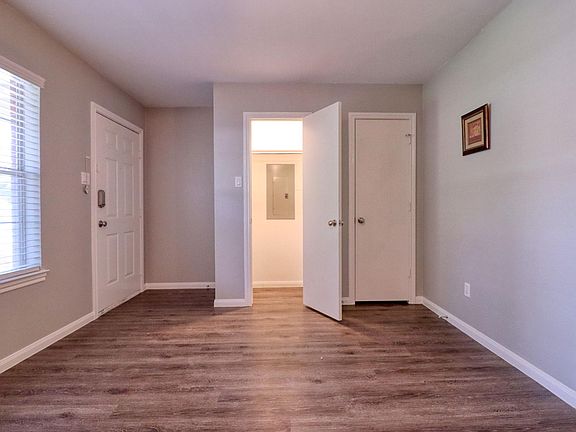 5th image of 2221 Bowie Dr #4