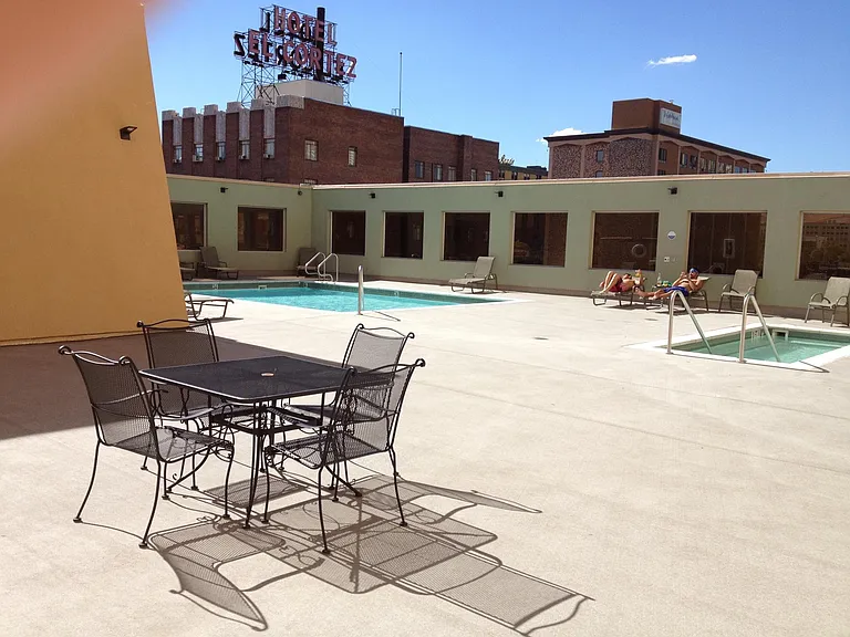 Riverwalk pool & hot tub