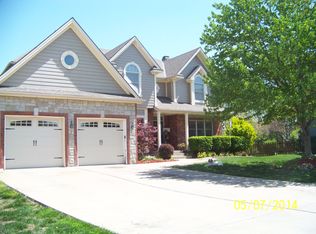 2732 SE 3rd St, Lees Summit, MO 64063