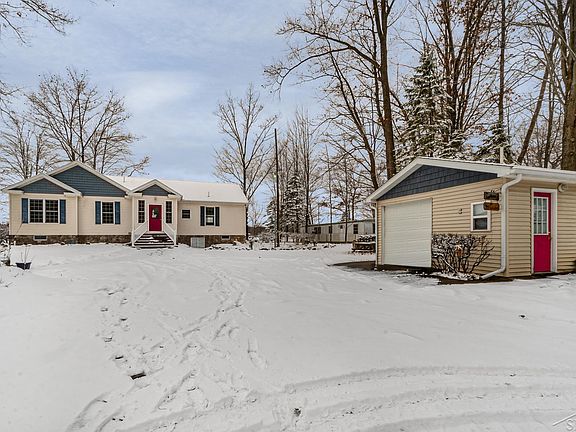 2nd image of 2549 Lakeshore Dr