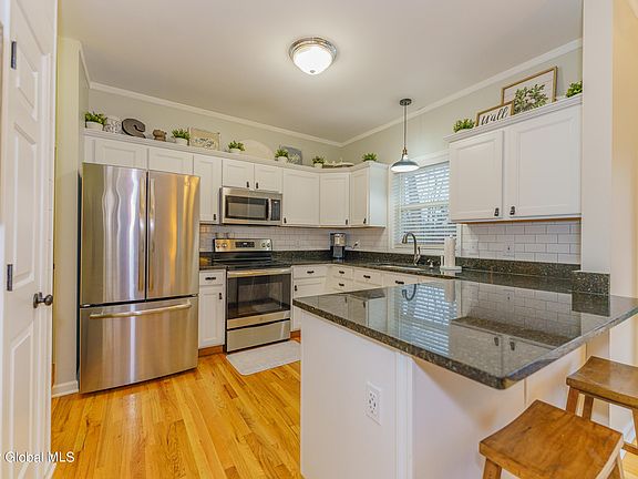 2nd image of 15 Havenbrook Dr