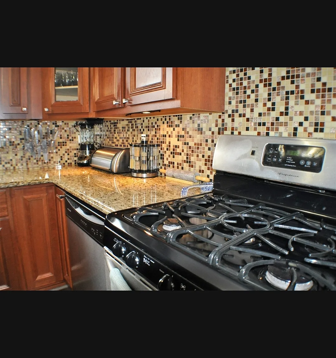 3 bed, $1,950 — Photo 2