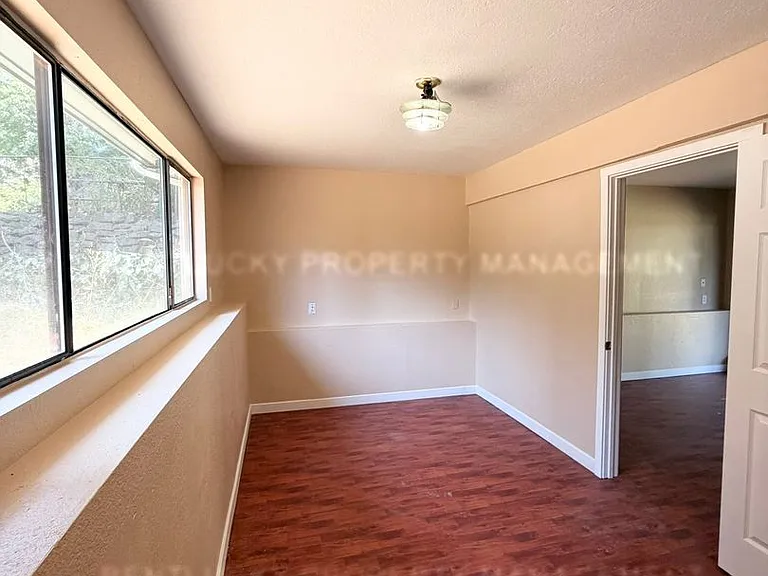 2516 S 284th St — Photo 28
