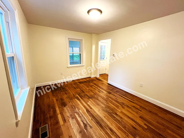 42 S Walnut St #1 — Photo 9