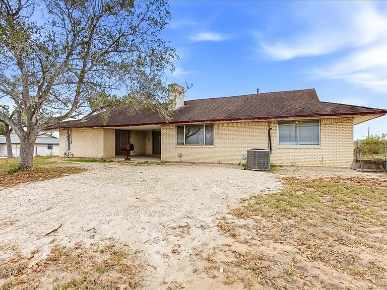 134 Robinhood Dr — Photo 24