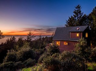 298 Parkview Rd, Whitethorn, CA 95589