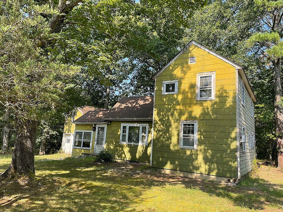 2nd image of 218 Brookville Rd