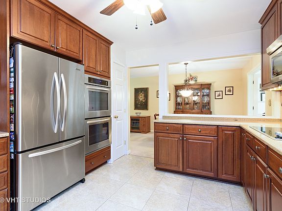 5th image of 407 N Everett Dr