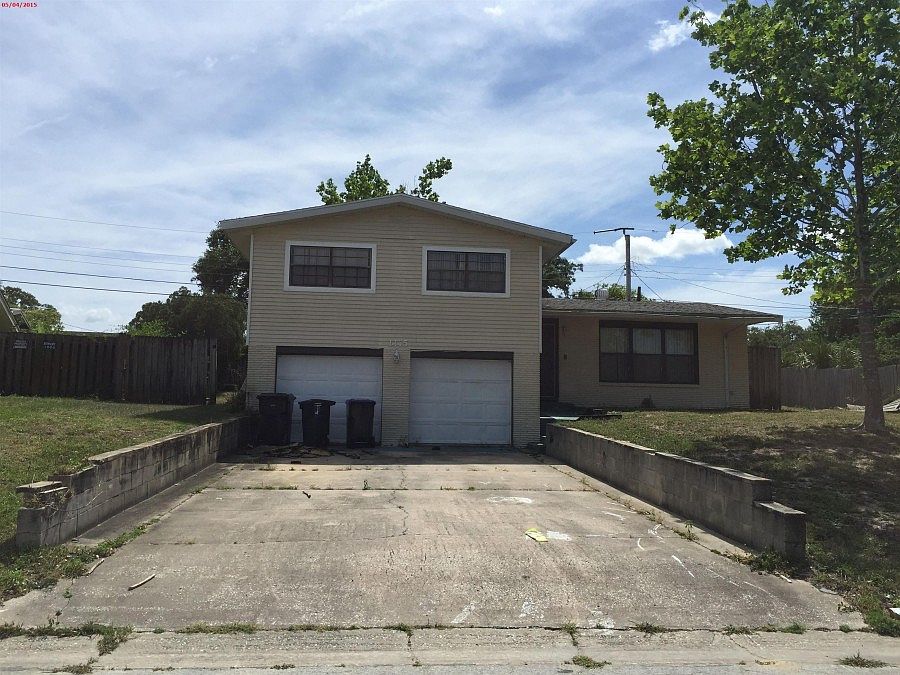 1st image of 1415 Crest Dr