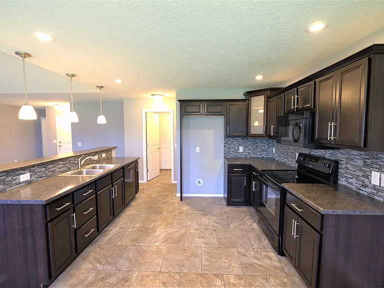 4104 N Grassland Dr — Photo 6