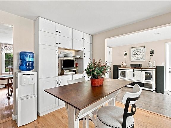 5th image of 259 Water St