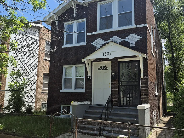 1325 Van Buren St #1 — Photo 1