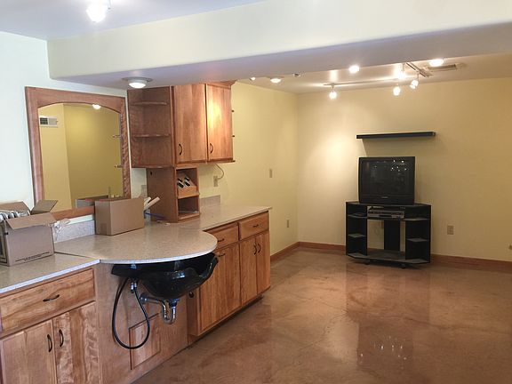 4th image of 1309 E Main Street