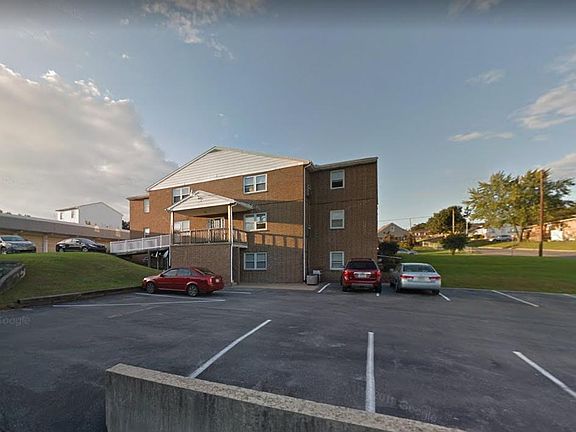 Rear entrances with plenty of off street parking!