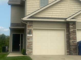 2211 SW Burningwood Ln #1, Lees Summit, MO 64082
