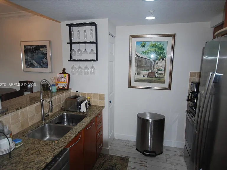 511 Lucerne Ave #306 — Photo 11