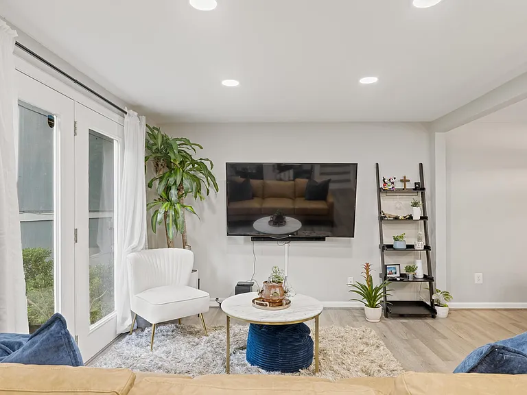 Formal Living Room. (TV Mount Stays)