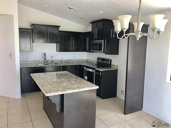3rd image of 1146 N McGrady Ave