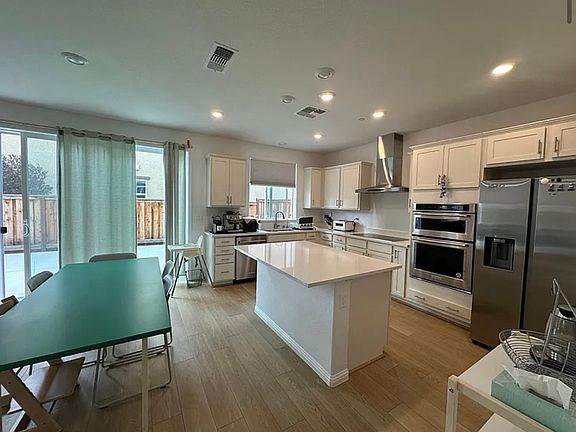 3rd image of 1483 Laurel Creek Dr