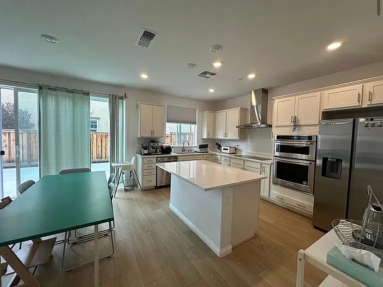 1483 Laurel Creek Dr — Photo 3