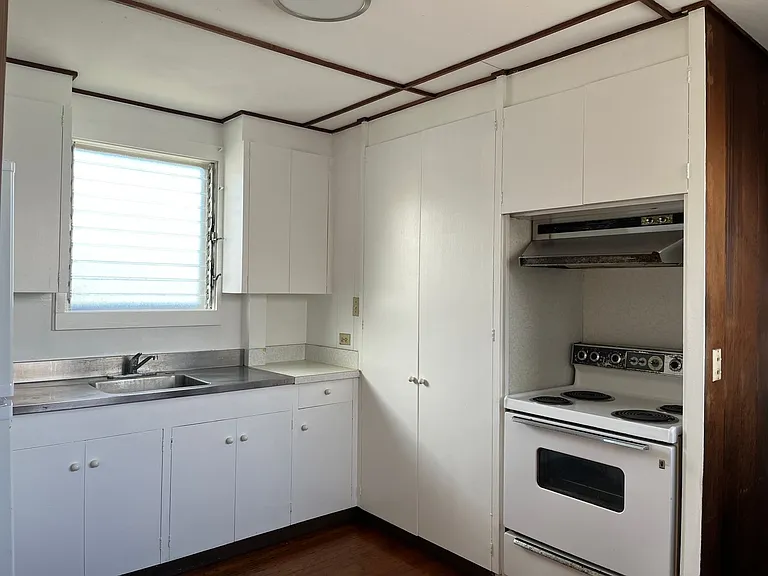 1849C Liliha St — Photo 4
