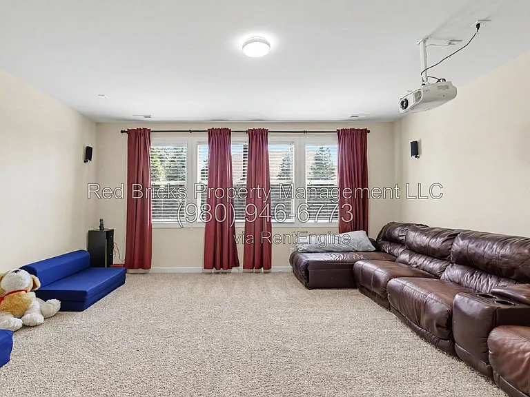 747 Coralbell Way — Photo 26