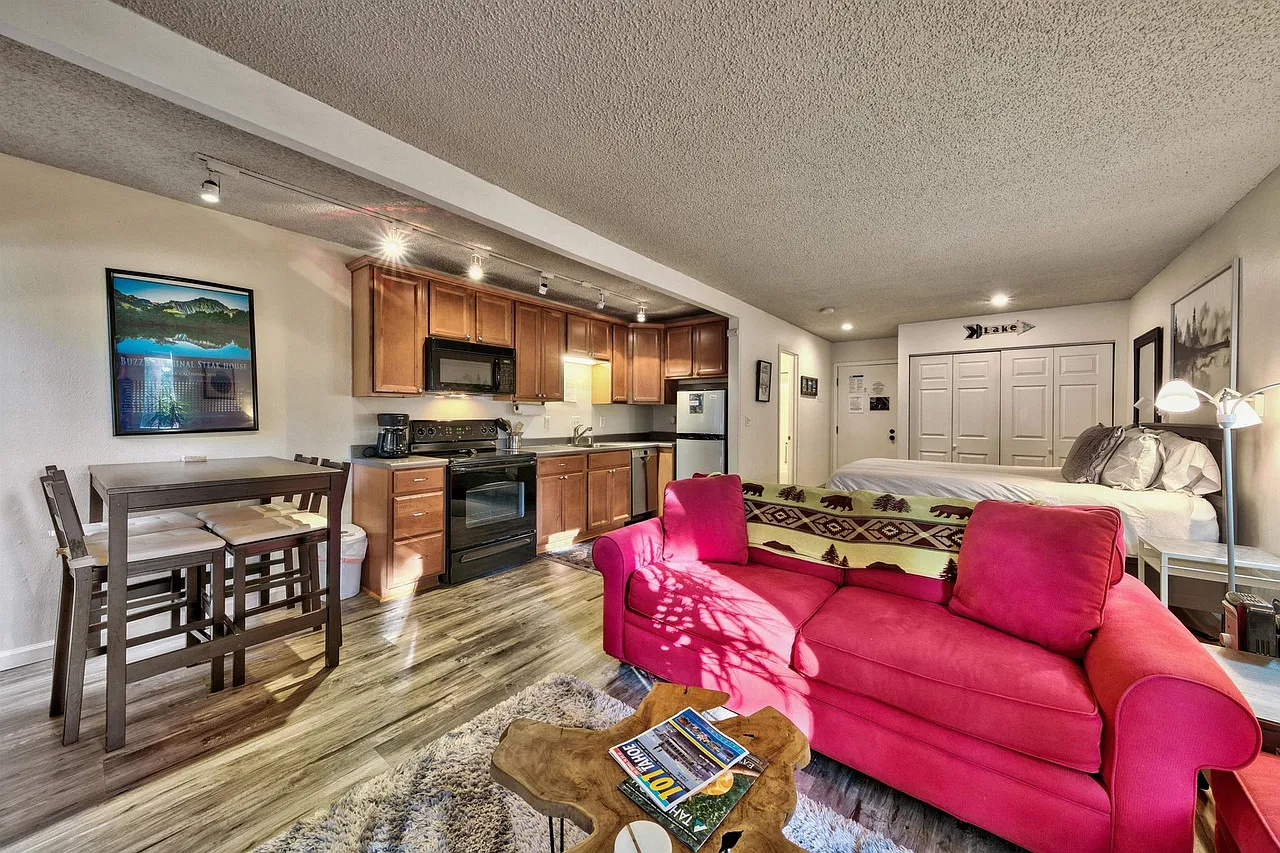 Studio, 432 sqft, $2,500 — Photo 2
