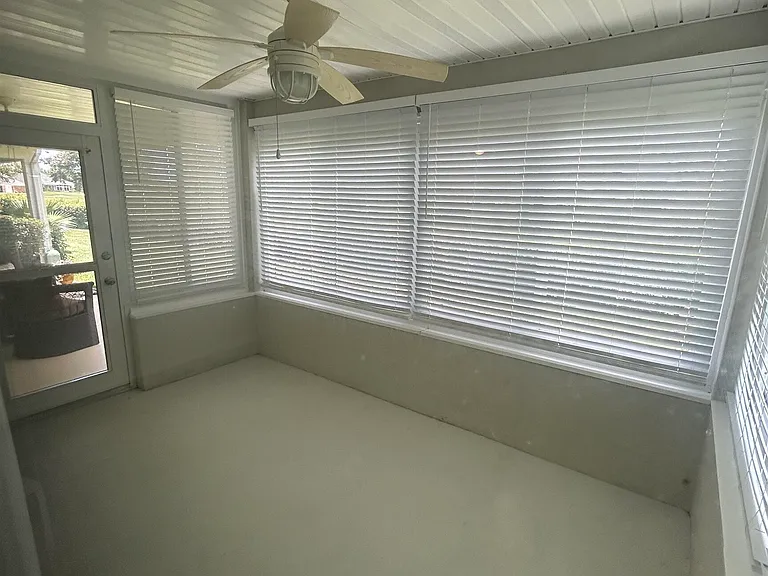 9474 Villas Dr — Photo 14