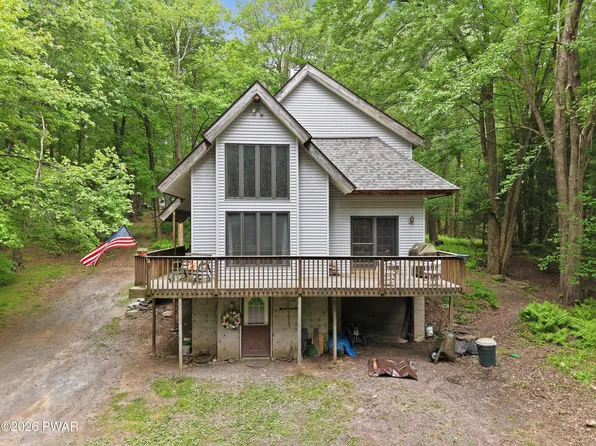 120 Coutts Point Dr, Paupack, PA 18451