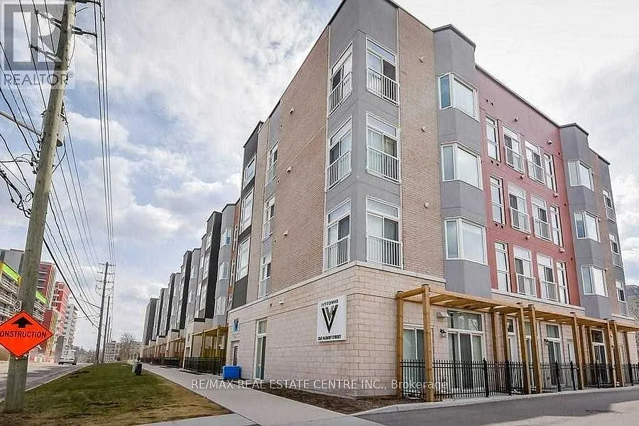 Building Photo - 253 Albert St #102