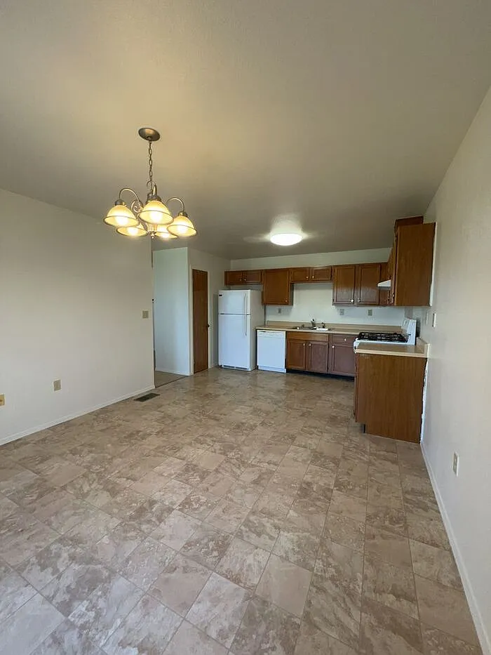 2 bed, 1.5 bath, 1066 sqft, $1,494 — Photo 3