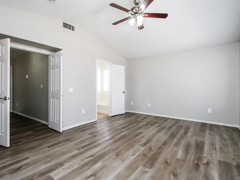 927 E Glenmere Dr — Photo 10