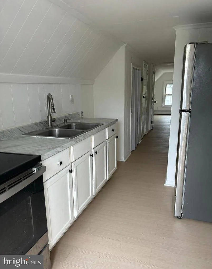 2 bed, 2499 sqft, $1,150 — Photo 1