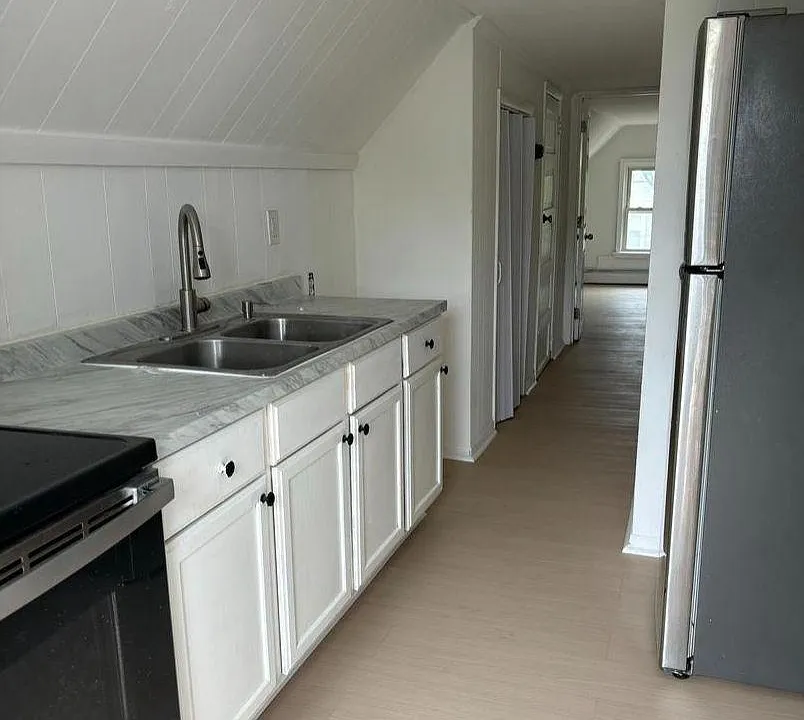 214 E Main St #3