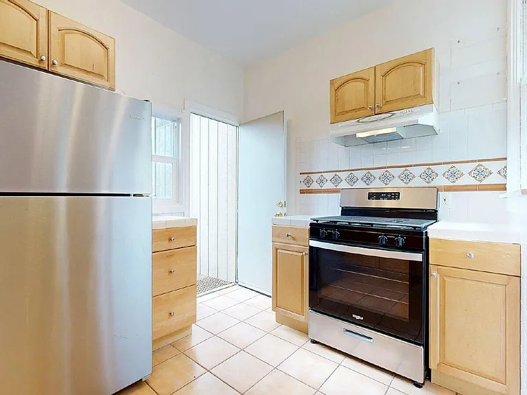 1412 Lyon St #A — Photo 13