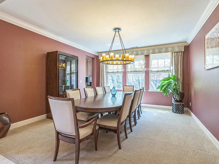 152 Laurelwood Dr — Photo 17