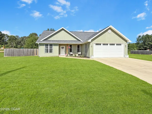 1141 Sheila Ann Dr, Carthage, MO 64836