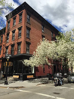 Rented by City Connections Realty | media 21