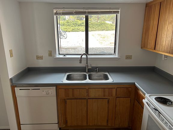 3rd image of 2064 42nd St