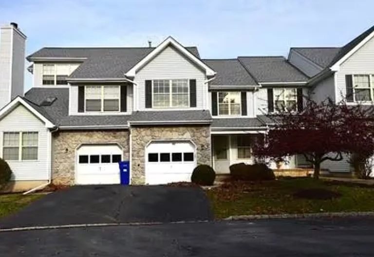 162 Salem Rd — Photo 1