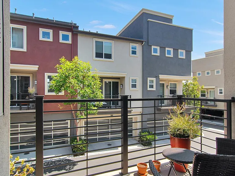7921 Modern Oasis Dr — Photo 12