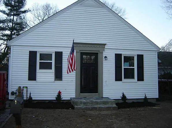 24 Wilcox St, Warwick, RI 02889