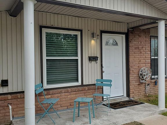 3rd image of 5055 Creekmoor Dr